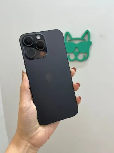 iPhone 15 Pro Max 256GB Preto Seminovo 85% - Retire em loja física na Savassi