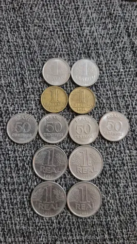 Moedas diversas colecionáveis - kit com 12