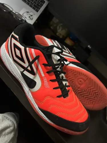 Chuteira Futsal Umbro Pro Bump