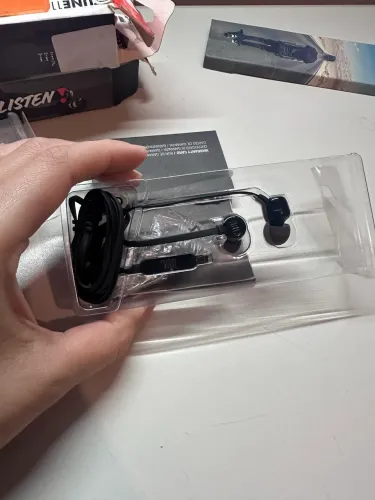 2 fones com fio JBL T 110 original