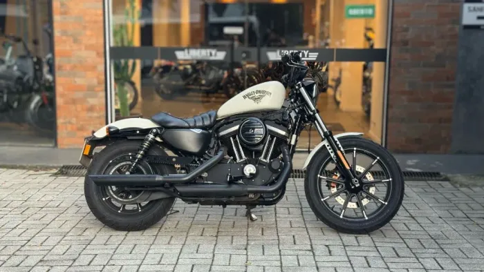 XL 883N IRON