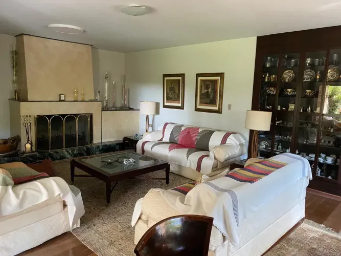 EXCELENTE CASA ISOLADA 530 metros - TERRENO DE 1.710 metros - Cond Vila de São Fernando -