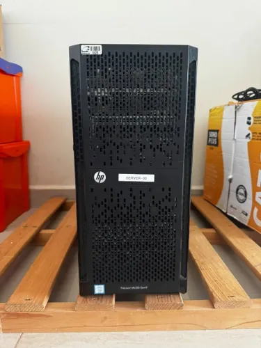 Servidor HP ProLiant ML150 Gen9 Xeon 6 Núcleos 16GB DDR4