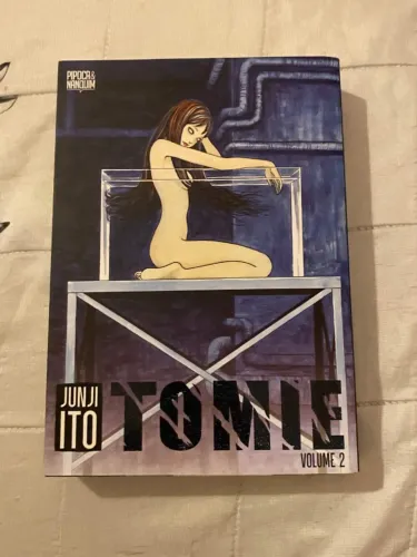 Junji Ito - Tomie Volume 2
