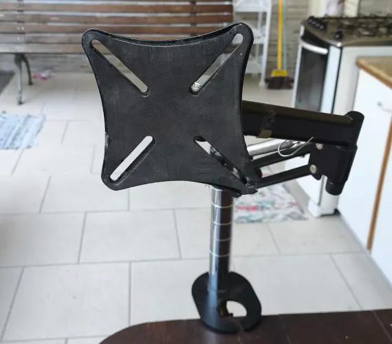 Suporte de monitor articulado 