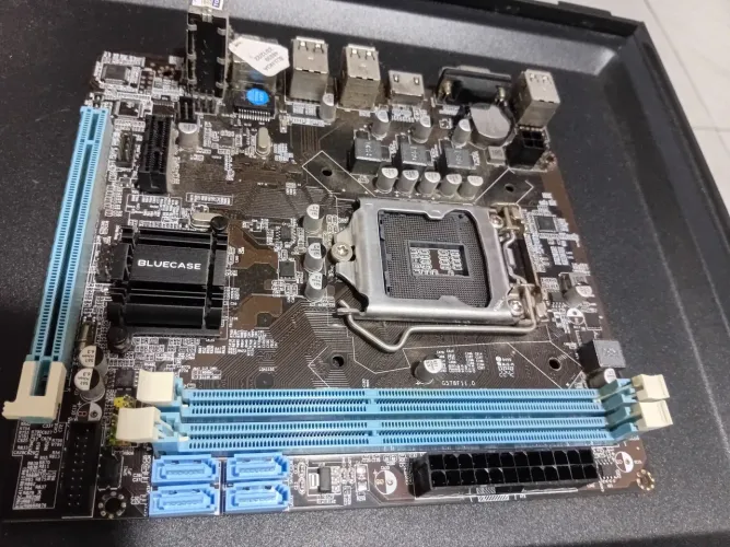 VENDO PLACA-MÃE BLUECASE LGA 1155