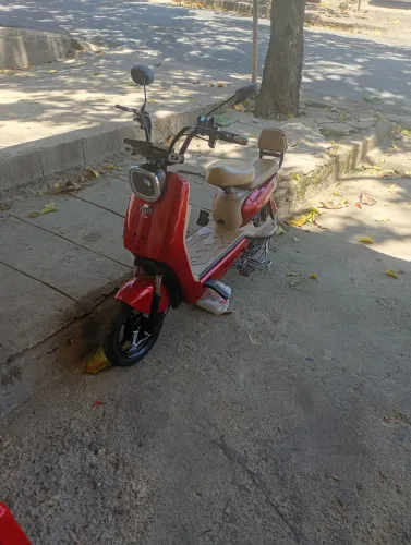 Vendo motinha elétrica semi nova