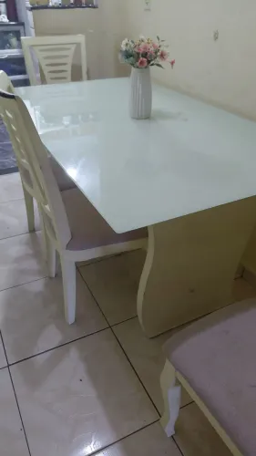 Mesa de madeira 6 cadeiras 