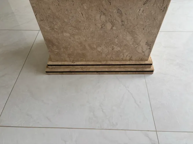Mesa em Granito trabalhado