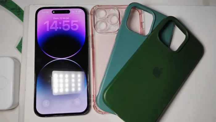 iPhone 14 Pro Max Roxo