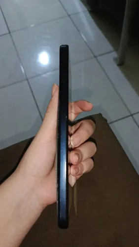 Celular motorola G53 usado mas em bom estado, precisando trocar somente a bateria.
