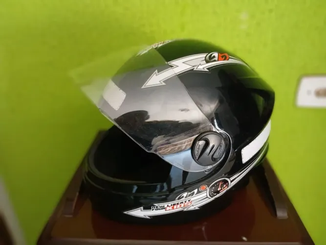 Capacete Pro Tork infantil.