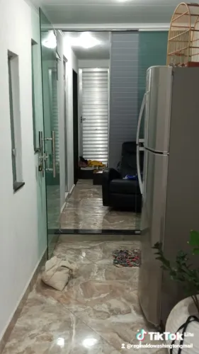 Casa a venda despenso curioso