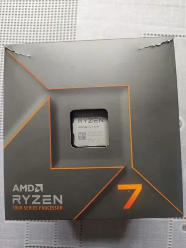 RYZEN 7 7700