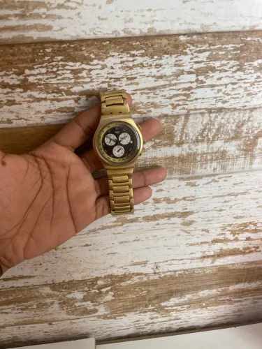 Swatch cara preta 
