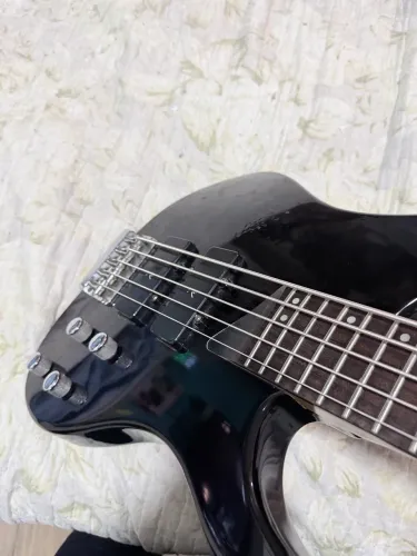 CONTRABAIXO WASHBURN BANTAM XB-500 (5 CORDAS) - COMPROU, TOCOU! 