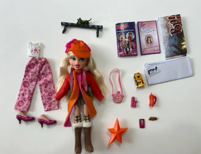 Boneca bratz campfire Cloe 2005 