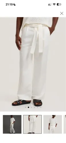 Calça Wide Leg em Liocel com cinto Alfaiatada