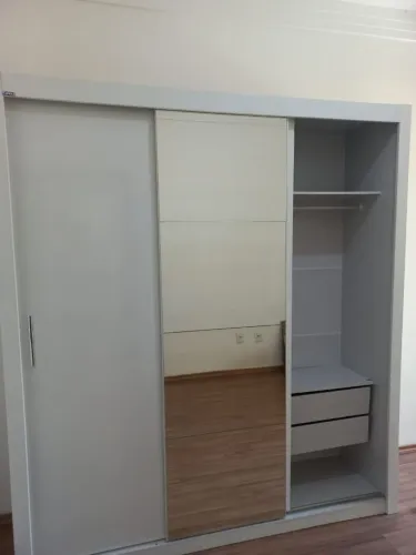 Guarda-roupa infantil