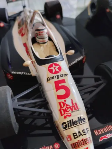 Carro corrida Newman/Hass Racing, Mansel(Colecionável)