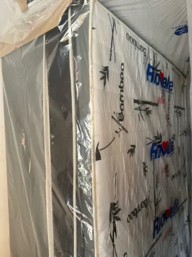 CAMA DE CASAL COM PILLOW TOP ESPUMA D28
