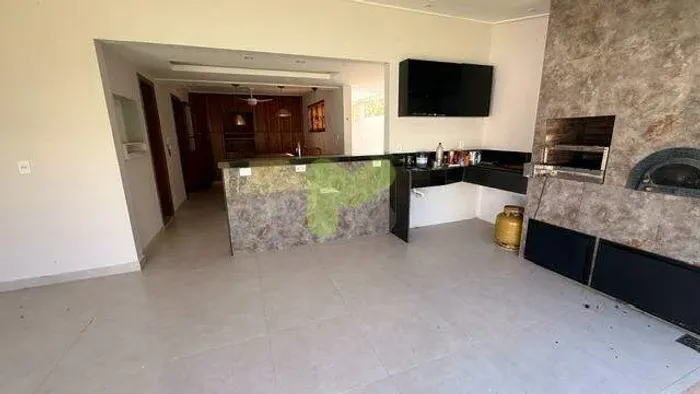 EXCELENTE CASA À VENDA NO CENTRO DE CASIMIRO DE ABREU/RJ