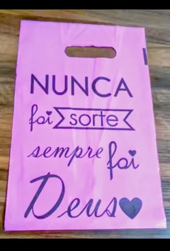 Kit 50 sacolas alça vazada 20x30 impressas Nunca foi Sorte cores Branca Pink Preta 21,00