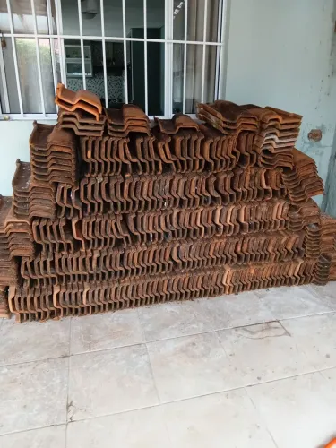 Vendo telha romana 300 telhas