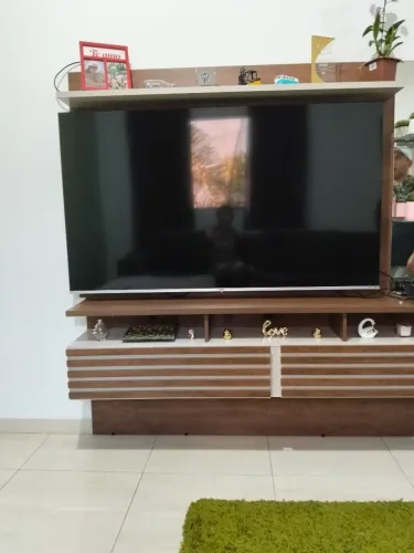 Vendo tv Philco 65 polegadas 4k doby e Qled,está com os leds queimado ideal pra tirar peca