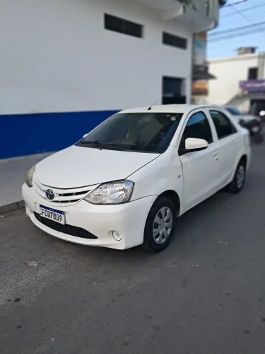 Toyota Etios X Sedan 1.5 Flex 16V 4P Mec. 2015