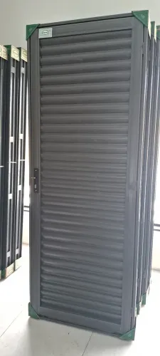 Portas venezianas de 60, 70 e 80
