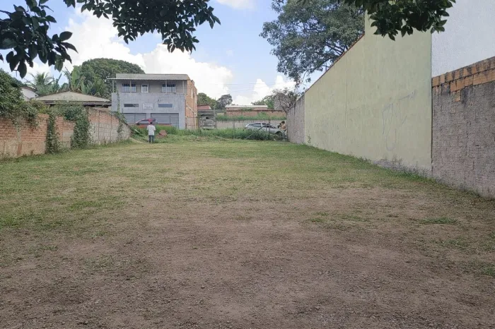 Vendo Lote Em Mateus Leme - MG