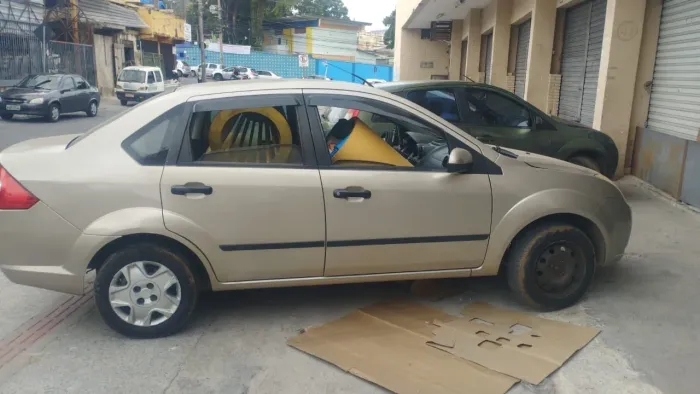 Ford Fiesta Sedan 1.0 8V Flex 4P 2008