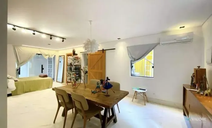 Casa de 4 quartos, à venda, no Lourdes