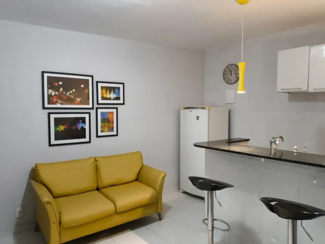 Lindo Apto todo MOBILIADO, decorado, luminárias suspensas, quarto/sala, cozinha americana