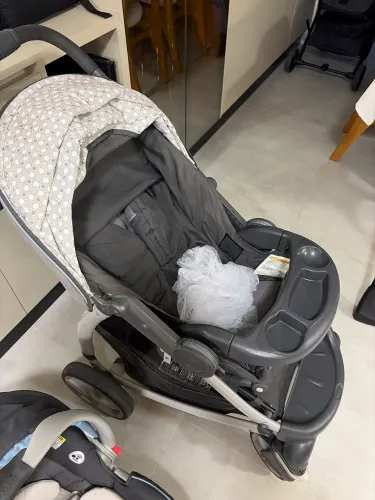 Carrinho + cadeirinha + base Graco