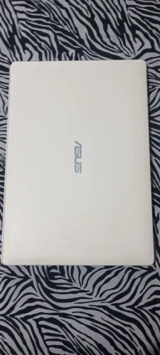 Notebook ASUS funcionado.