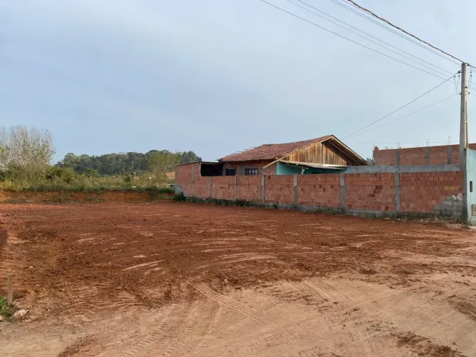 Vendo terreno em Balneário Piçarras/SC -Aceito veículo