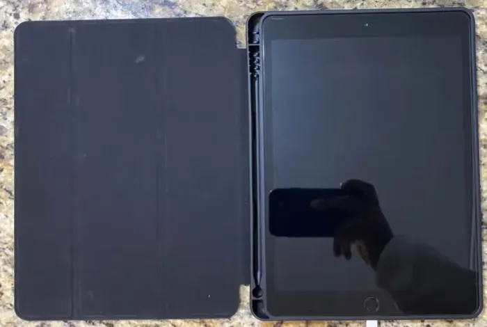 Apple iPad De 10.2 Wi-fi + 4G 128gb Cinza-espacial (8a Geração)