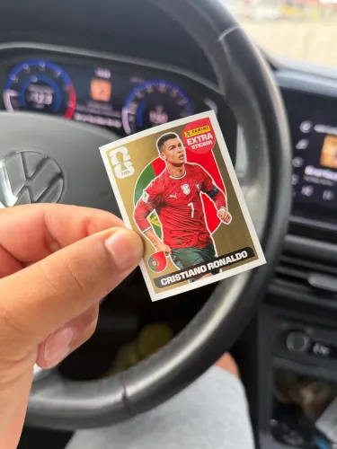 Figurinha da copa- CR7 EXTRA LEGEND GOLD
