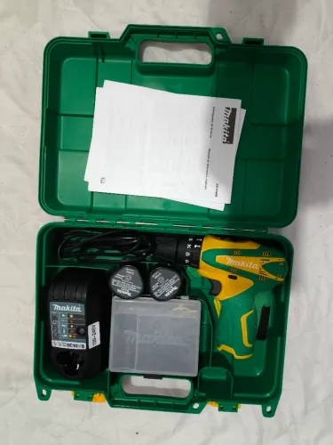 Parafusadeira Makita hp330.