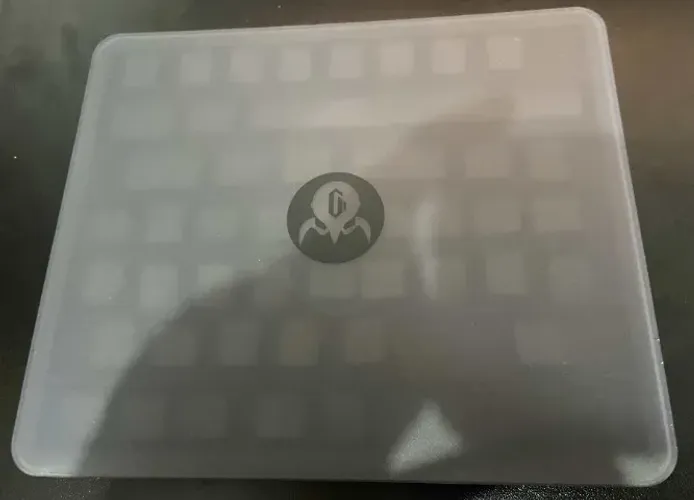Teclas/Keycaps Pretas Originais Gravastar Deluxe 61 peças com case