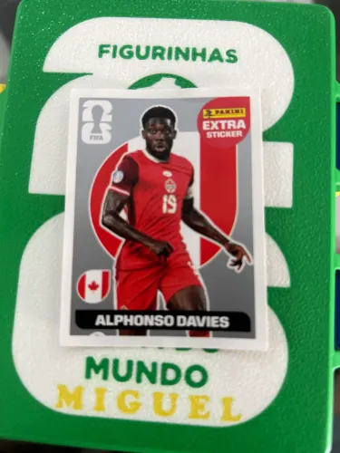 figurinha legend alphonso davies prata