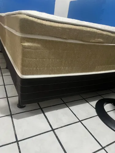 Vendo cama de casal completa