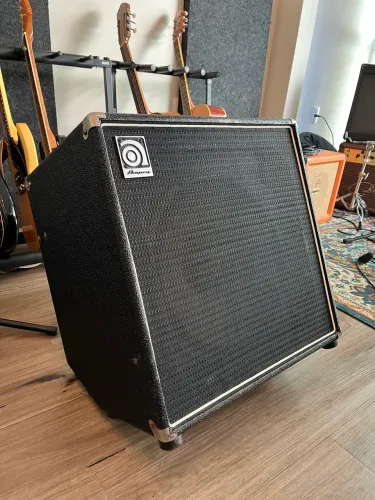 Amplificador para Contrabaixo Ampeg BA-115 v1 100 watts