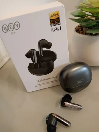 Fone bluetooth QCY MELO BUDS PRO ( HT08)