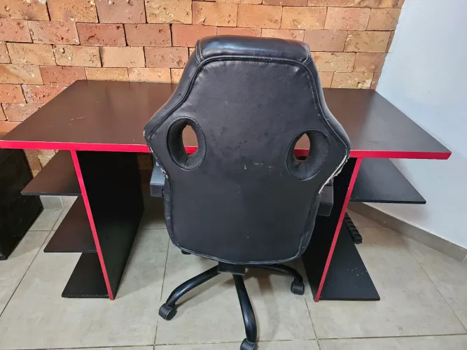 Mesa e Cadeira Gamer