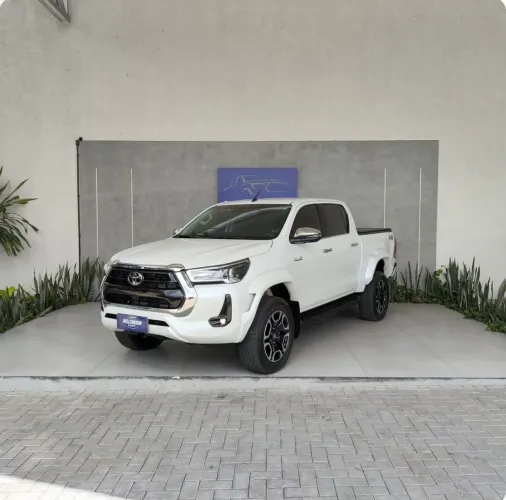 Toyota Hilux CD SRX Plus 4X4 2.8 TDI Die. Aut. 2024