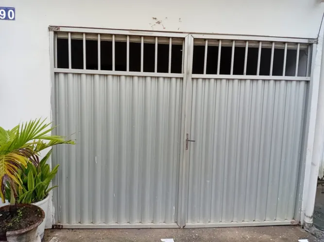 Portão de alumínio
