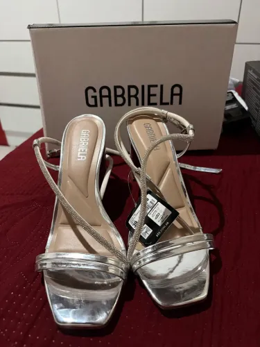 Salto Gabriela prata n39
